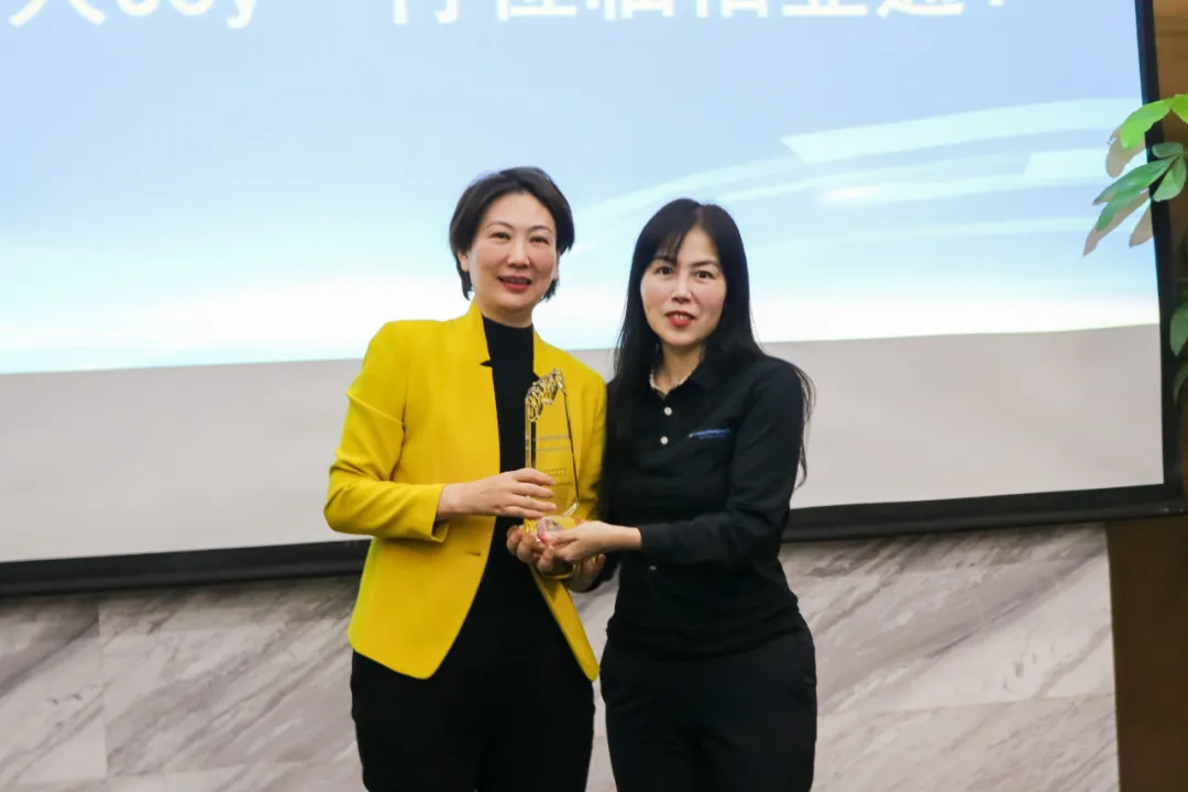 荣耀时刻 | HJC黄金城(中国大陆)官方入口物流荣膺菲仕兰“2025年度最佳物流服务商”